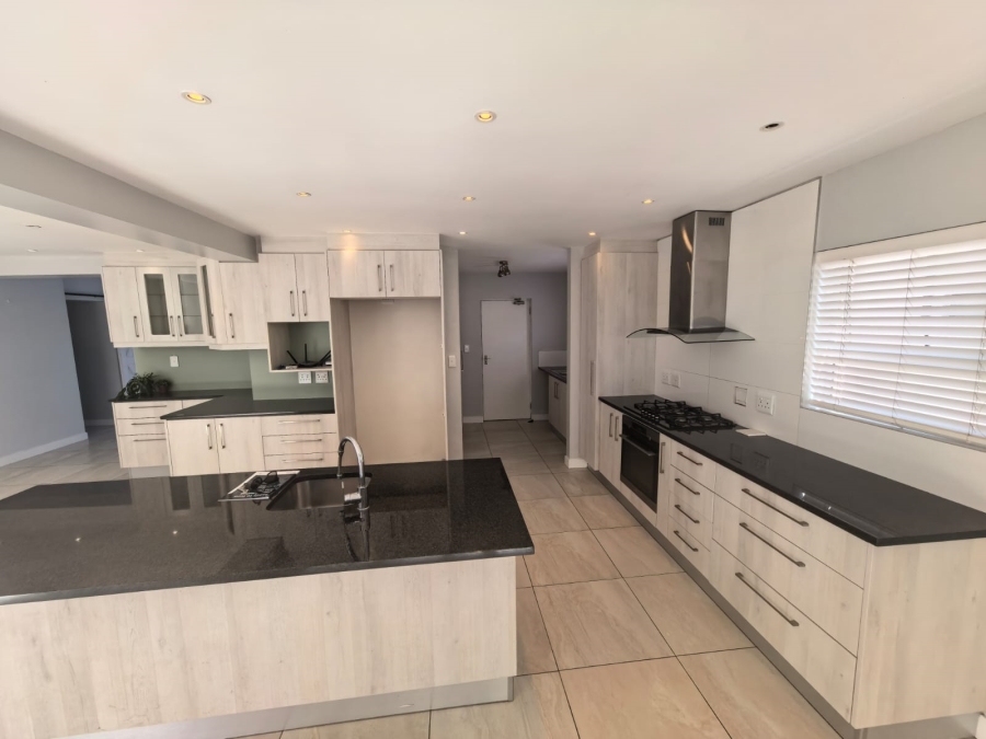 4 Bedroom Property for Sale in Somerset Country Estate Western Cape